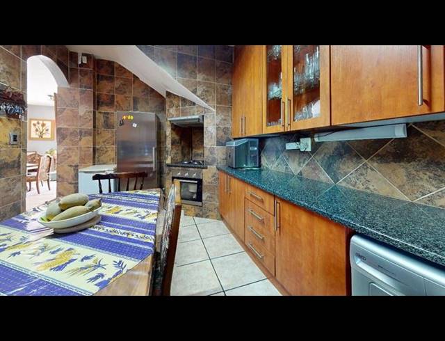 3 BEDROOM TOWNHOUSE FOR SALE IN ELSPARK